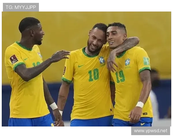 拉菲尼亚 vs 罗德里戈：巴西队右路主力之争