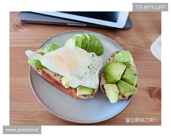 勒布朗家早餐吃的是金箔牛油果配蛋白粉？