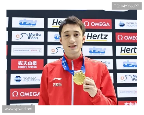 练俊杰家里那个跳水池，比我家客厅还大