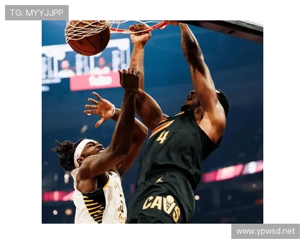 米切尔无球跑动效率提升，拉开骑士外线空间